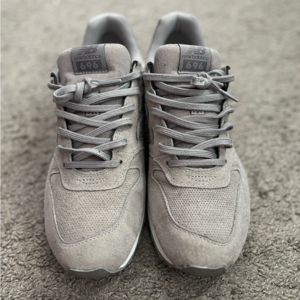 New Balance 696 - Picture 1 of 5